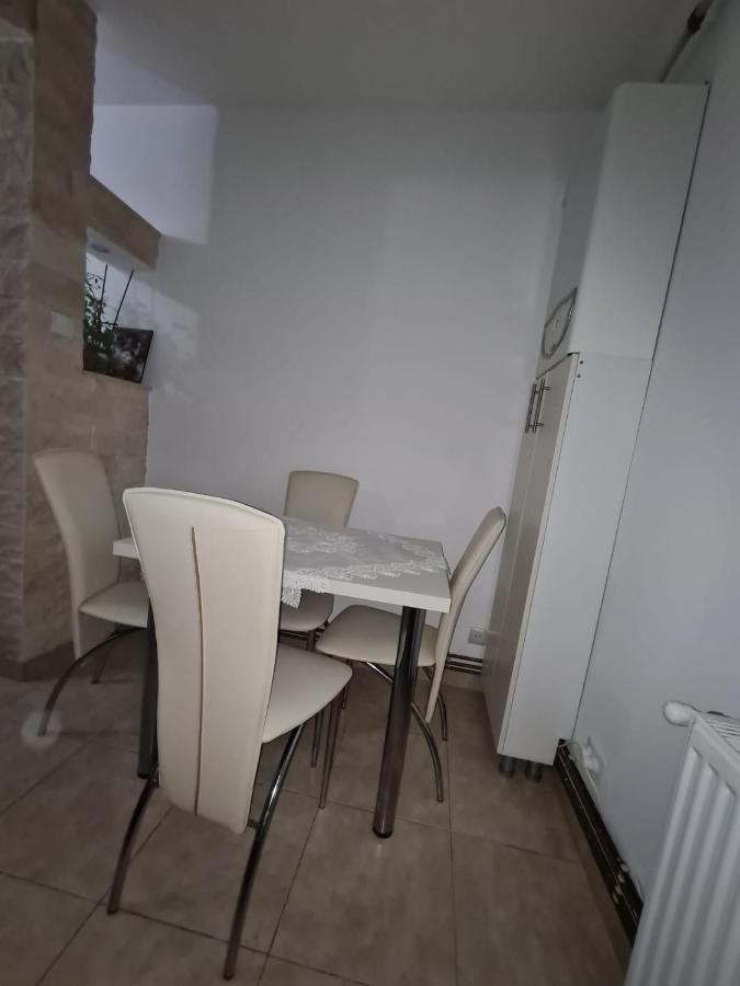Studio Bulevardul Victoriei Brasov Bagian luar foto